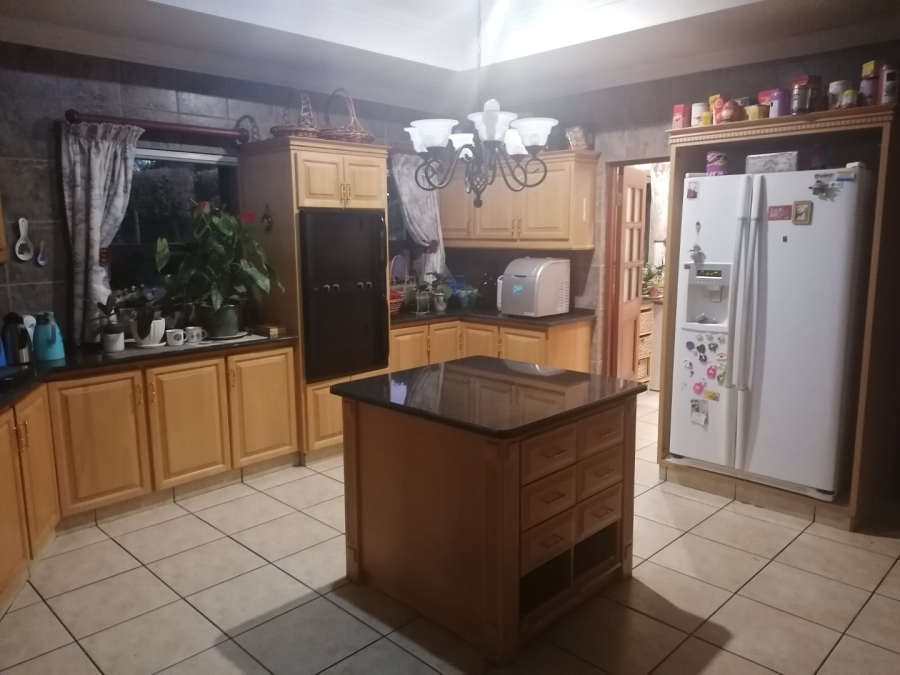 5 Bedroom Property for Sale in Doringkruin North West